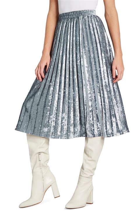 Pleated midi skirt in crushed velvet 